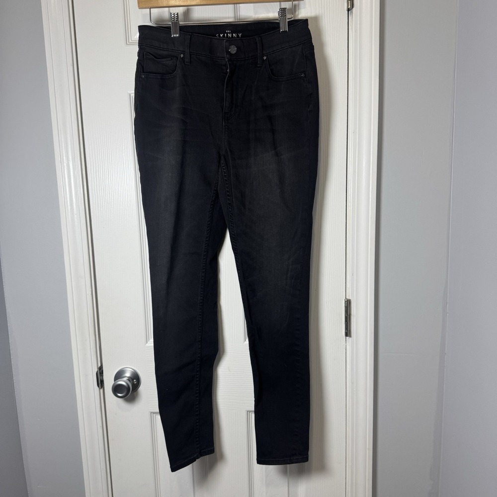 White House Black Market The skinny ankle Black Jeans Size 6